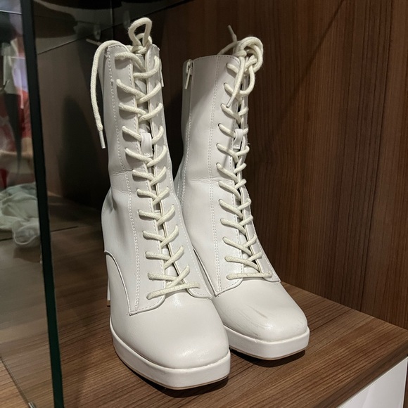 BERSHKA white high heel boots - Picture 4 of 4